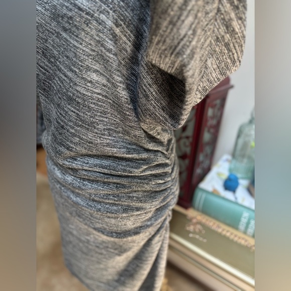MAX STUDIO HEATHER GRAY KNIT SILVER METALLIC RUCHED BATWING SLEEVE DRESS SZ L - Picture 5 of 8